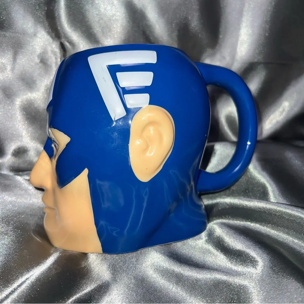 Marvel Captain America Collectible Coffee‎ Cup Mug Red White and Blue